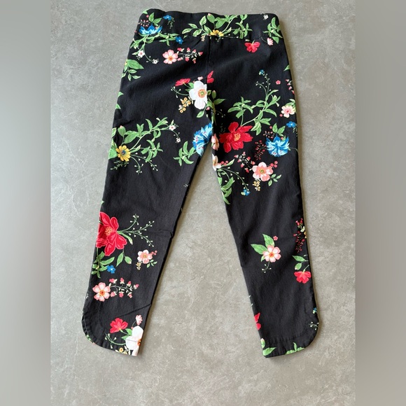 SOFT SURROUNDINGS In Bloom Floral
Slim Cropped Women’s Pull On Pants S-M - Picture 2 of 6
